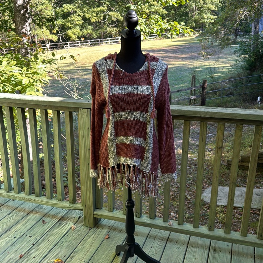 Pullover sweater with Hood
